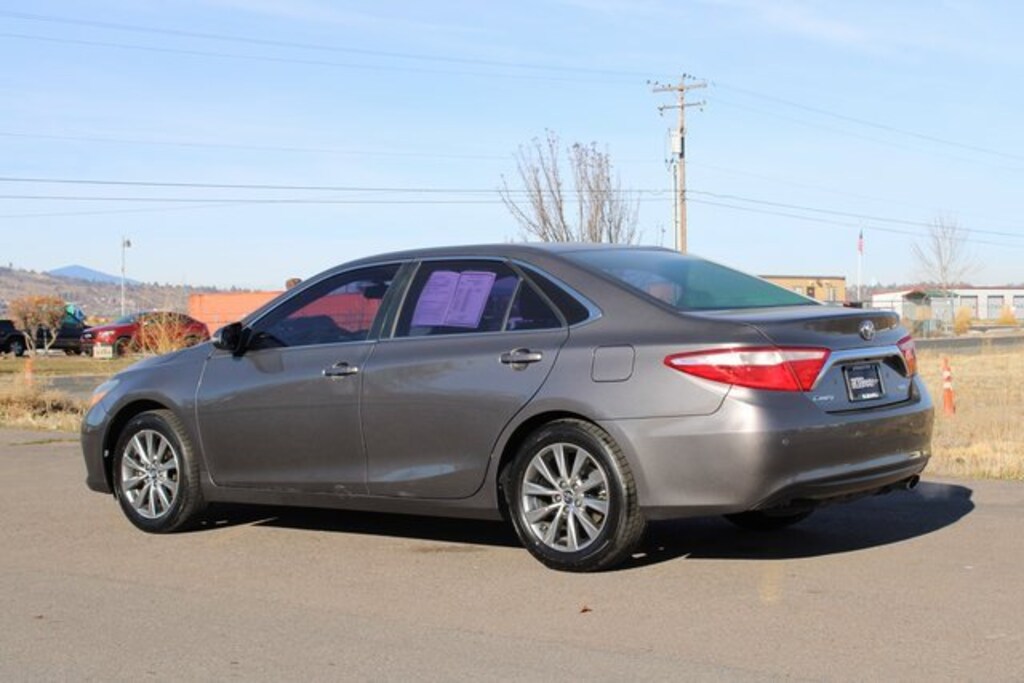 Used 2016 Toyota Camry XLE Sedan