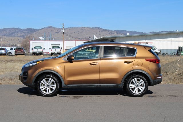 Used 2018 Kia Sportage LX with VIN KNDPMCAC9J7381868 for sale in Klamath Falls, OR
