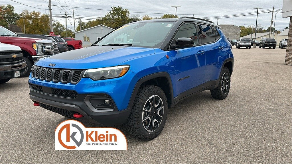 2024 Jeep Compass Trailhawk photo 3