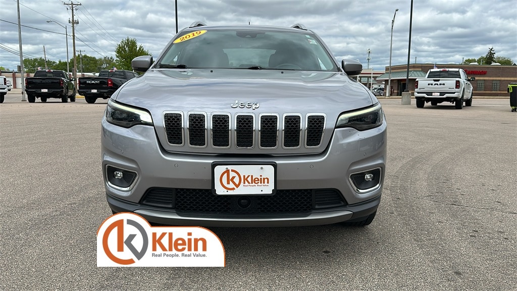 Used 2019 Jeep Cherokee Limited with VIN 1C4PJMDNXKD179331 for sale in Clintonville, WI