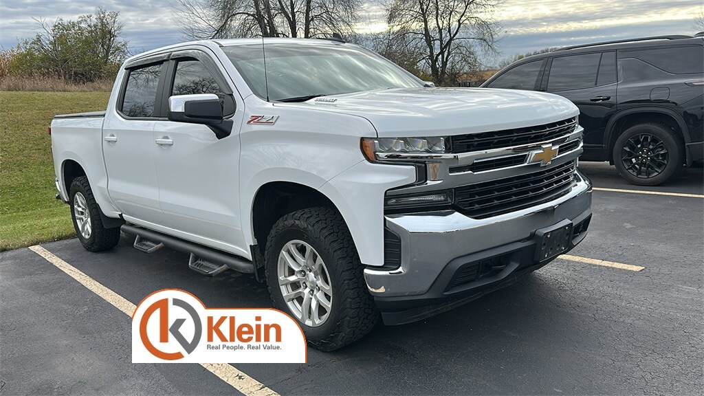 2022 Chevrolet Silverado 1500 photo 2