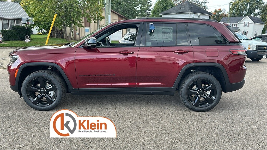 2025 Jeep Grand Cherokee Limited photo 4