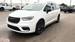 2026 Chrysler Pacifica LIMITED AWD Passenger Van