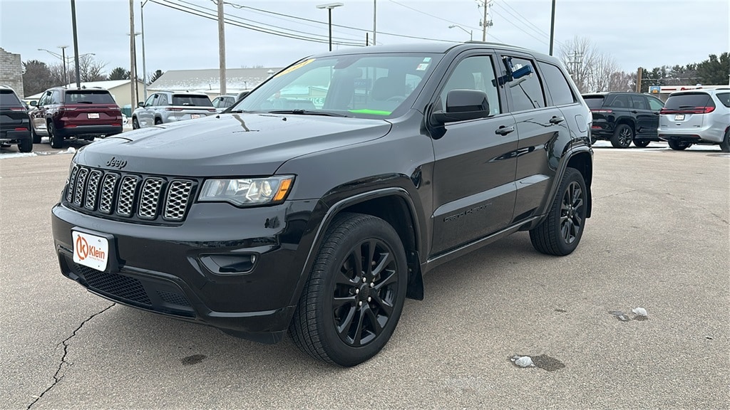 Used 2021 Jeep Grand Cherokee Laredo SUV
