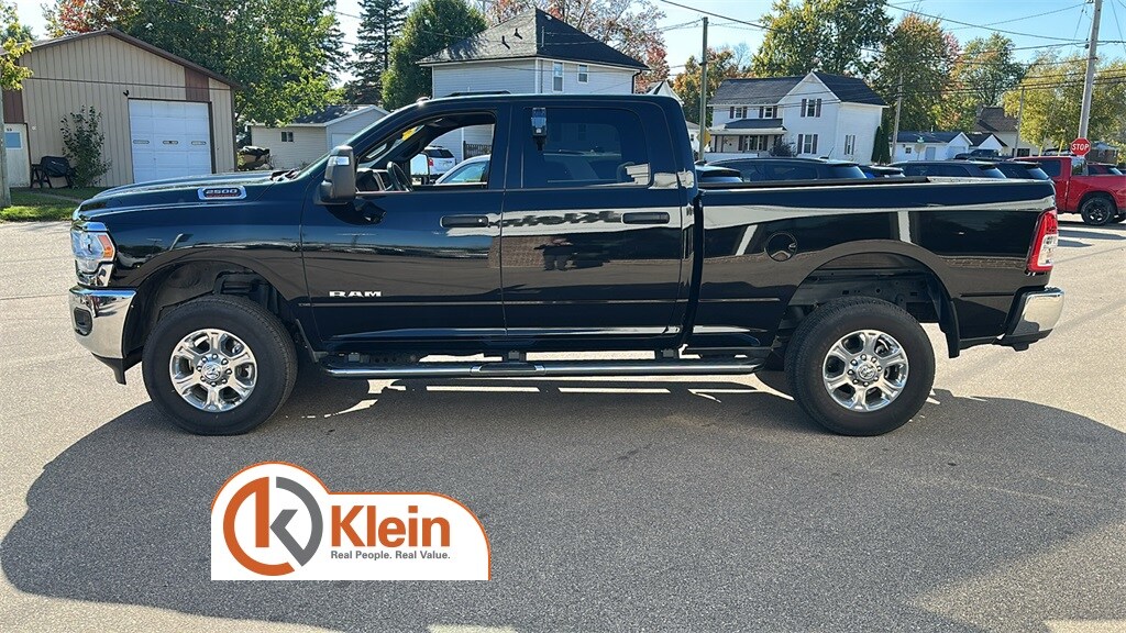 2024 Ram 2500 Big Horn photo 3