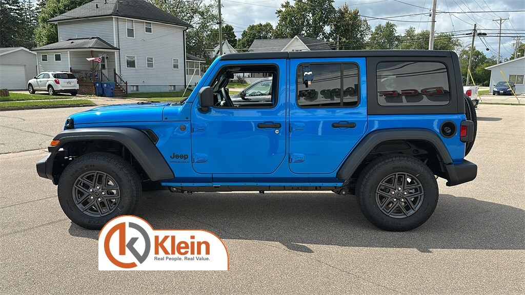 2025 Jeep Wrangler Sport S photo 4