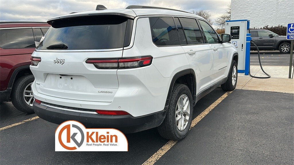 2024 Jeep Grand Cherokee Laredo photo 3