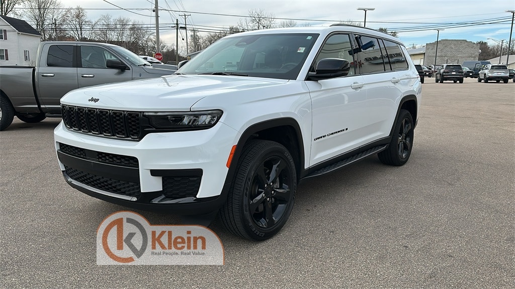 Used 2024 Jeep Grand Cherokee L Laredo SUV