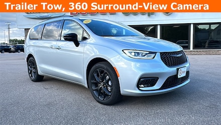 2026 Chrysler Pacifica LIMITED AWD Passenger Van