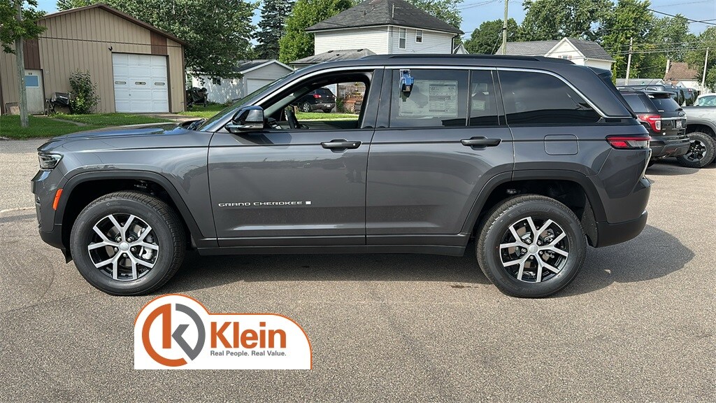 2025 Jeep Grand Cherokee Limited photo 4