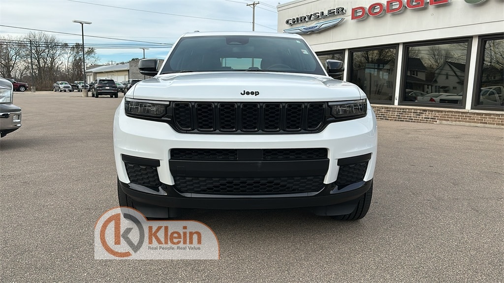 Used 2024 Jeep Grand Cherokee L Laredo SUV