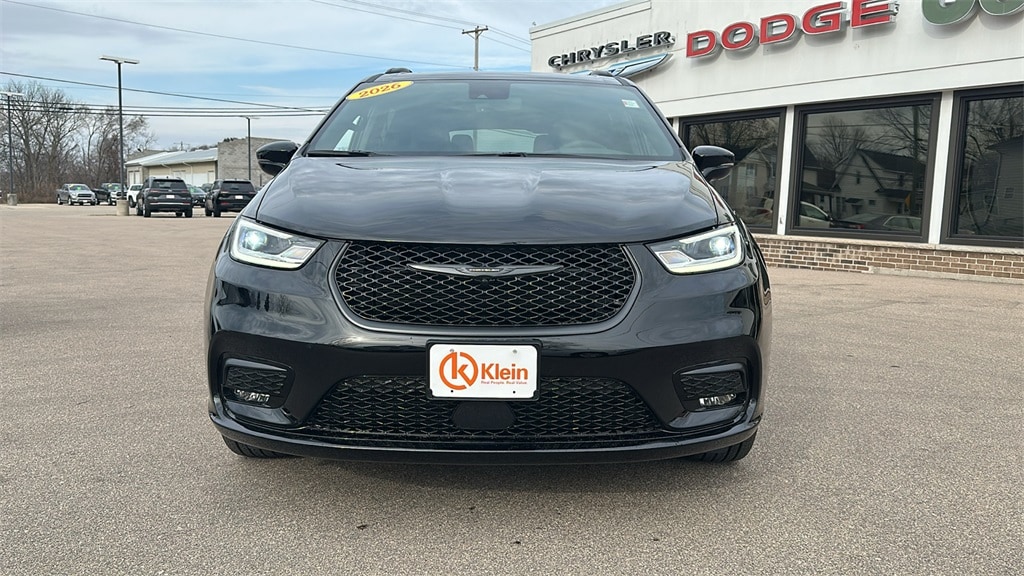 New 2026 Chrysler Pacifica LIMITED AWD Passenger Van