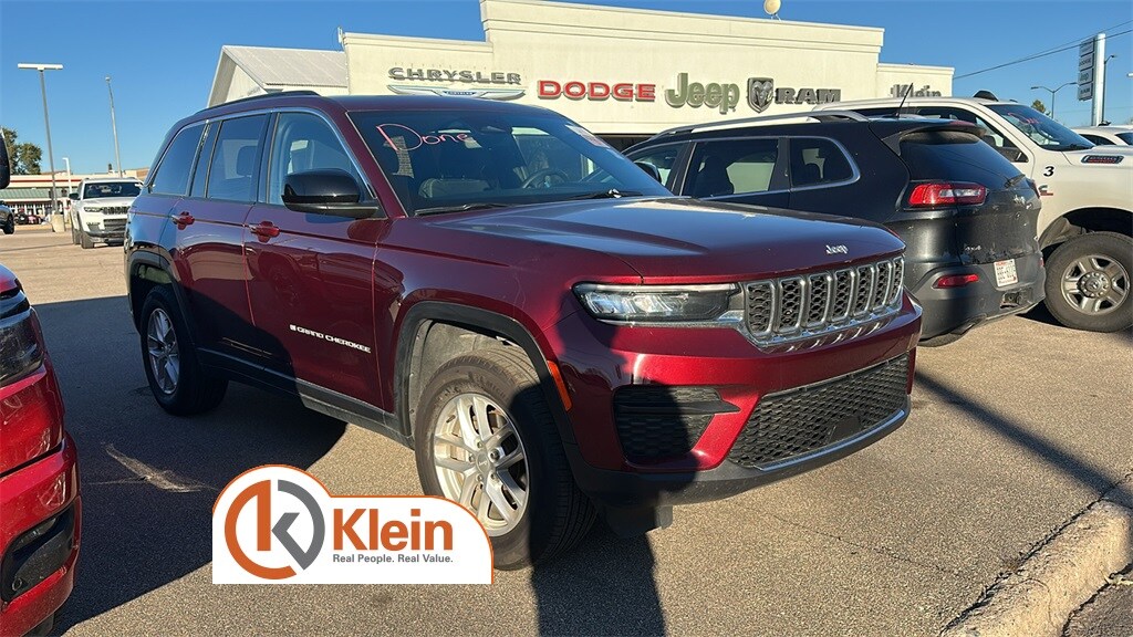 2024 Jeep Grand Cherokee Laredo photo 3