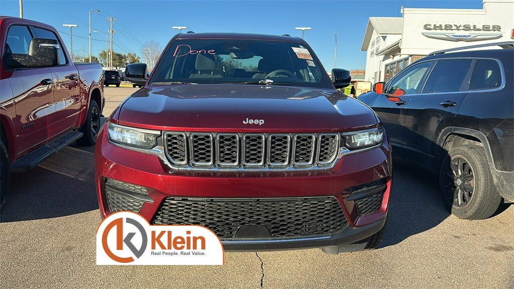 2024 Jeep Grand Cherokee Laredo photo 2