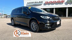 2026 Chrysler Pacifica SELECT AWD Passenger Van