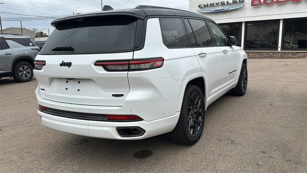 2024 Jeep Grand Cherokee L Summit photo 4