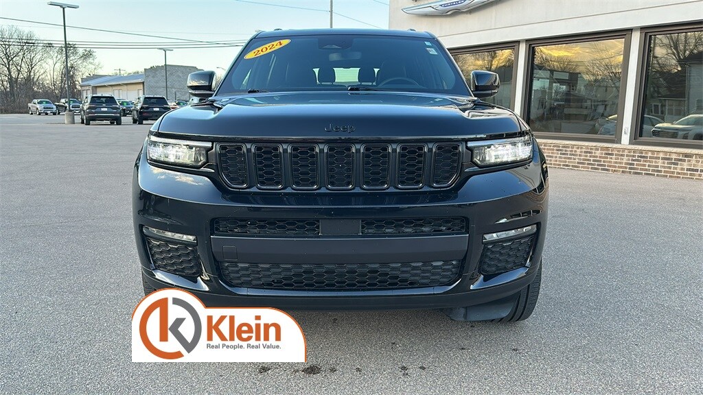 2024 Jeep Grand Cherokee Limited photo 2