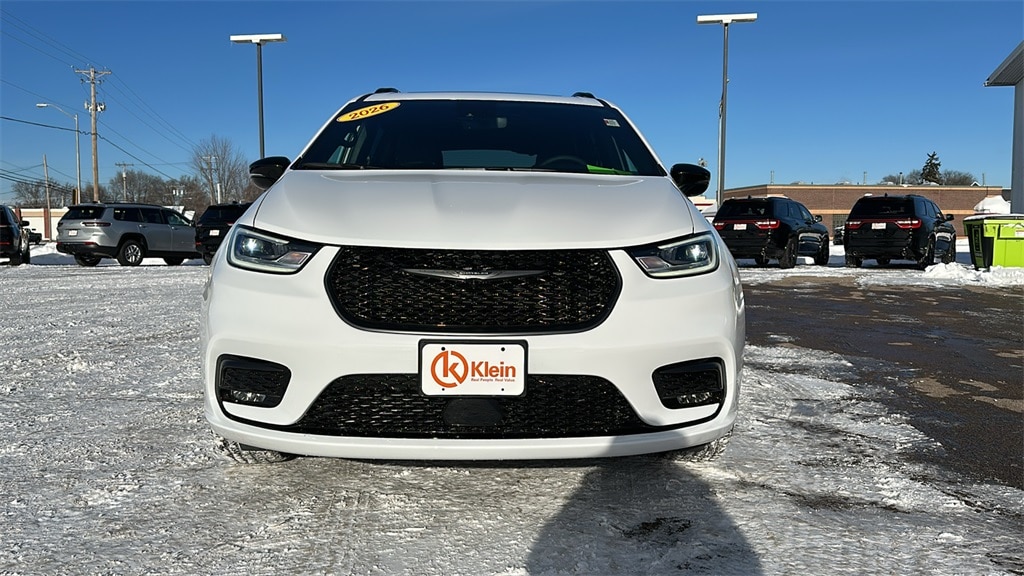 New 2026 Chrysler Pacifica LIMITED AWD Passenger Van
