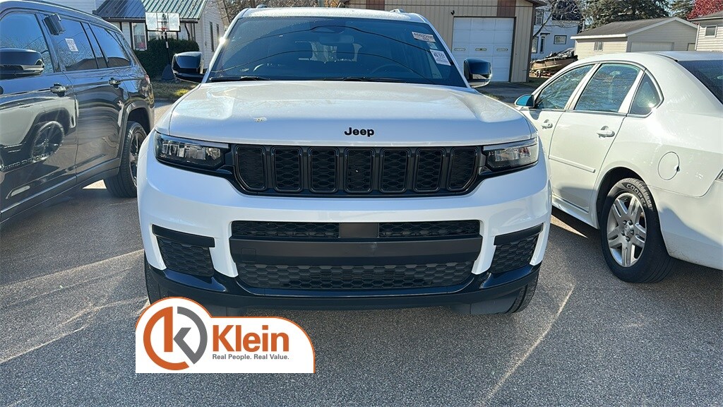 2024 Jeep Grand Cherokee Altitude X photo 2