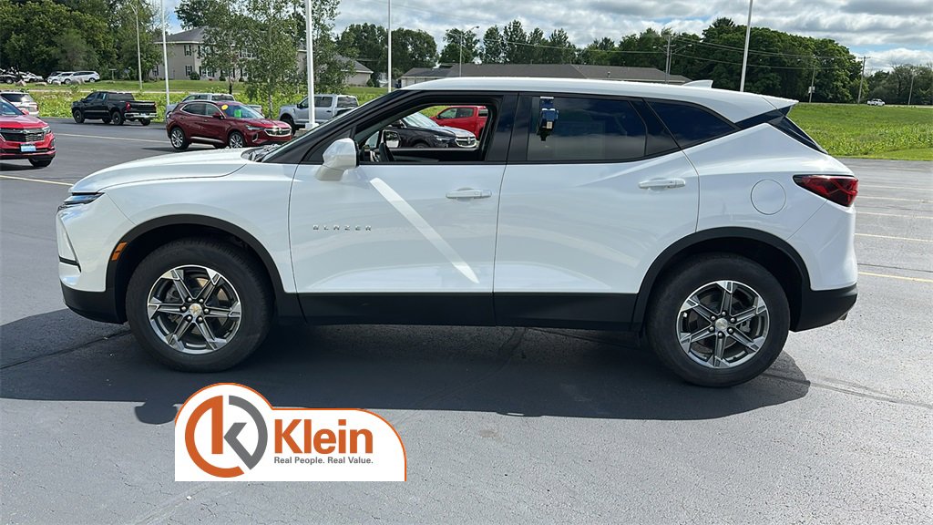 2023 Chevrolet Blazer 2LT photo 4