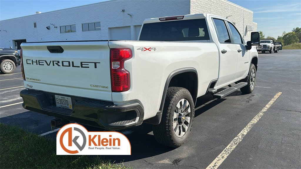 2023 Chevrolet Silverado 2500HD Custom photo 3