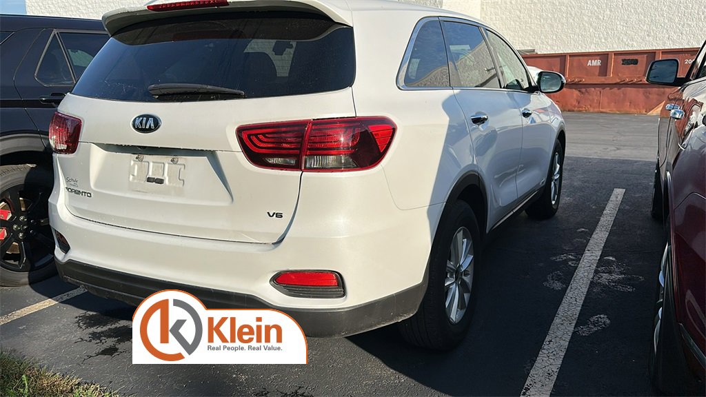 2019 Kia Sorento LX V6 photo 2