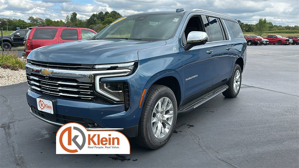 2025 Chevrolet Suburban Premier photo 3