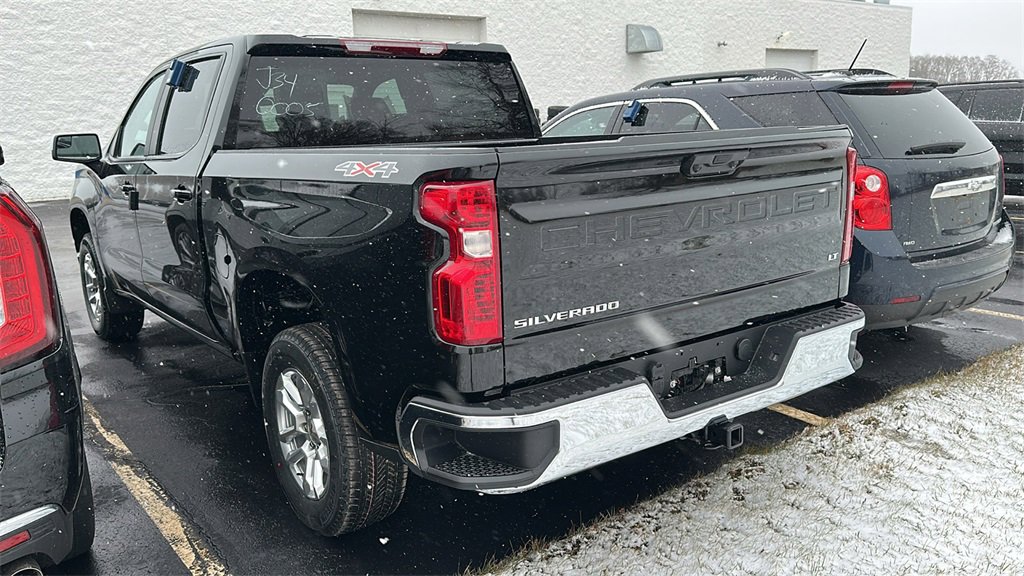 2026 Chevrolet Silverado 1500 LT photo 4