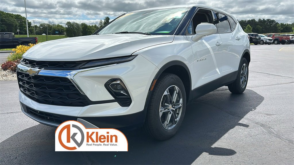 2023 Chevrolet Blazer 2LT photo 3