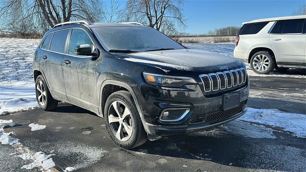 Used 2020 Jeep Cherokee Limited with VIN 1C4PJMDX3LD559047 for sale in Clintonville, WI