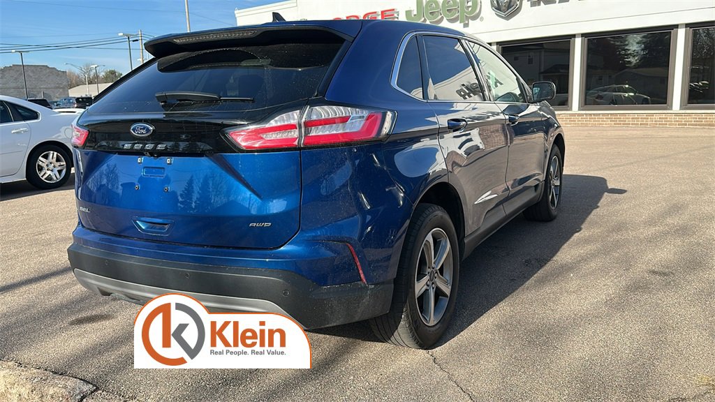 2022 Ford Edge SEL photo 4