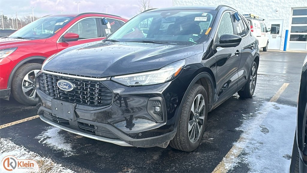 2024 Ford Escape Platinum's photo