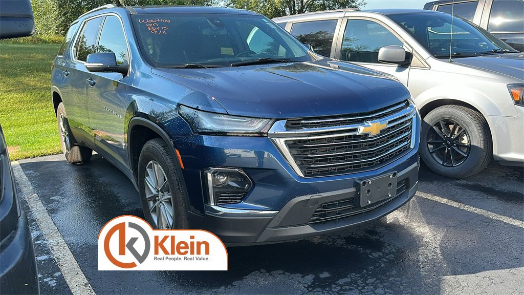 2023 Chevrolet Traverse Cloth photo 2