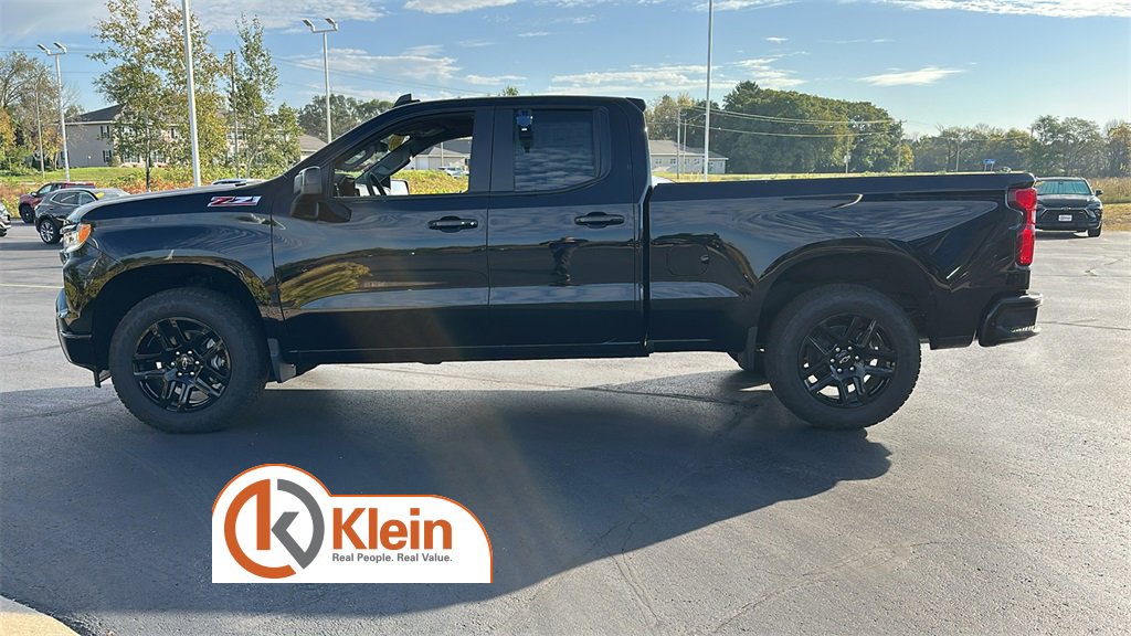 2026 Chevrolet Silverado 1500 RST photo 2