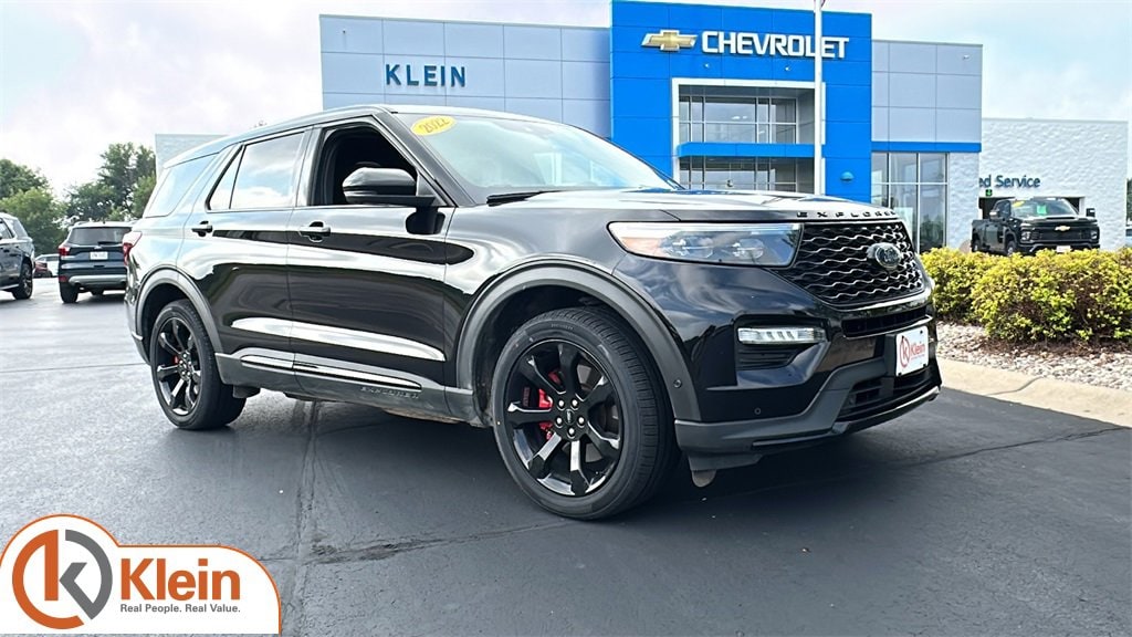 2022 Ford Explorer ST's photo