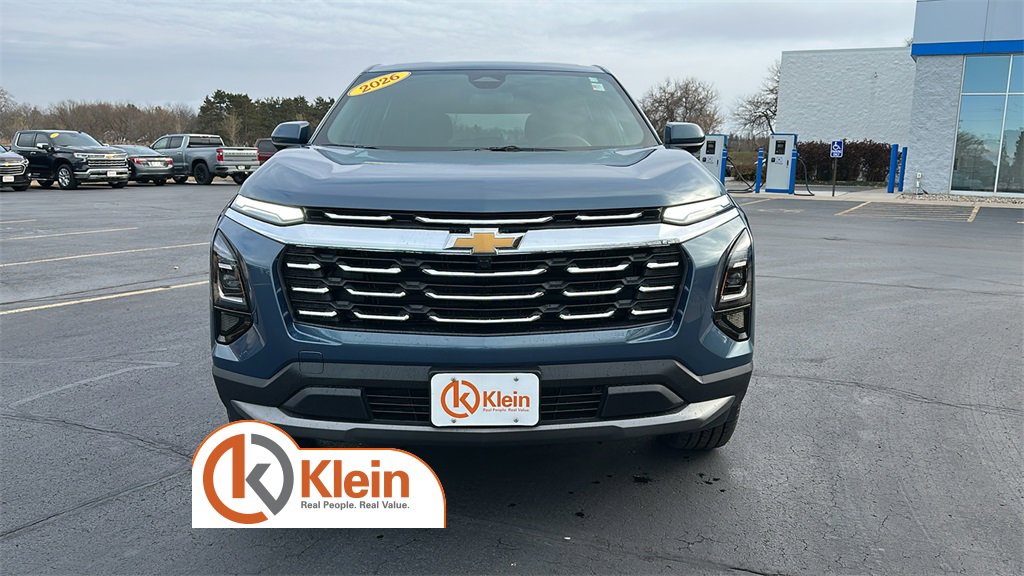 2026 Chevrolet Equinox LT photo 2