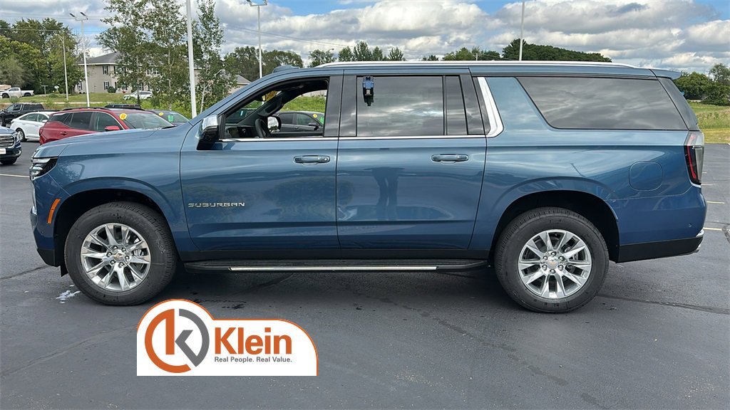 2025 Chevrolet Suburban Premier photo 4