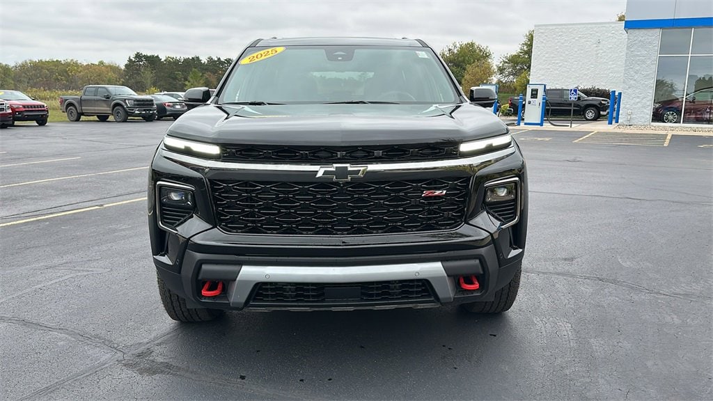 Used 2025 Chevrolet Traverse Z71 SUV