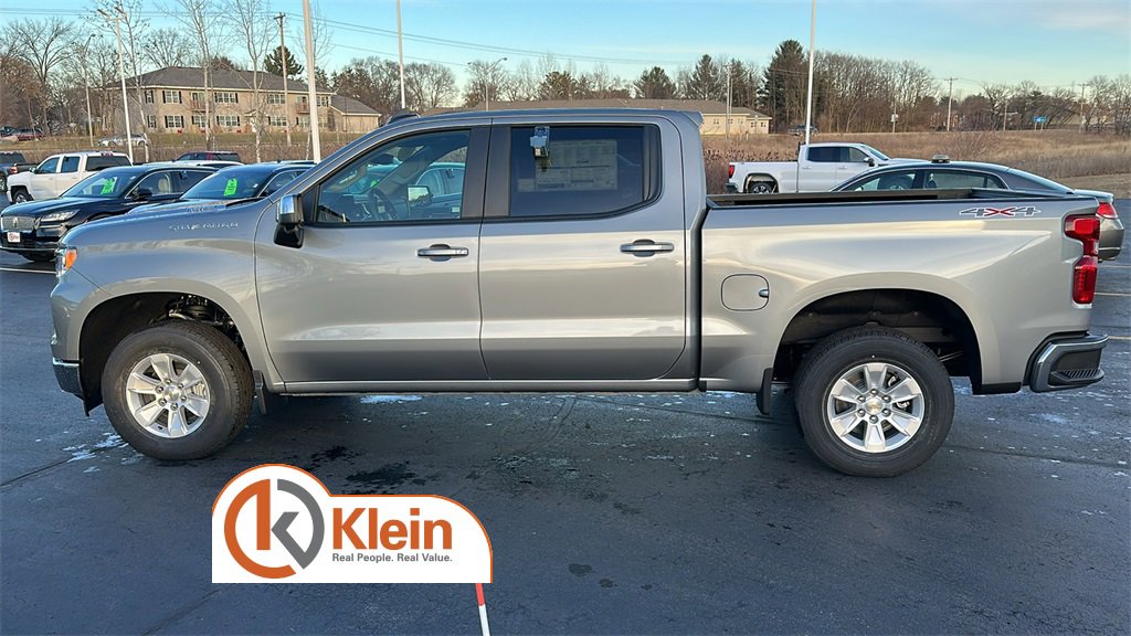 2025 Chevrolet Silverado 1500 LT photo 4