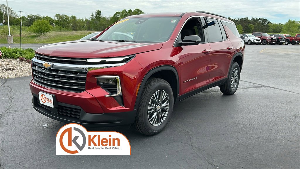 2025 Chevrolet Traverse photo 3