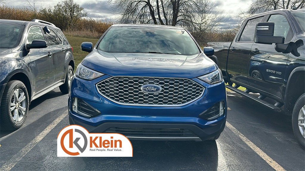 2024 Ford Edge SEL photo 2