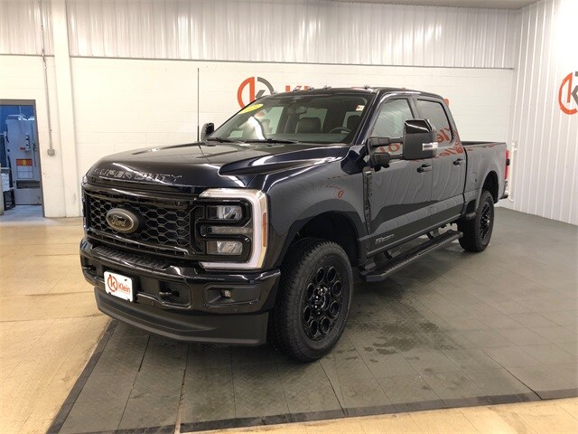 2025 Ford F-250 Lariat photo 3