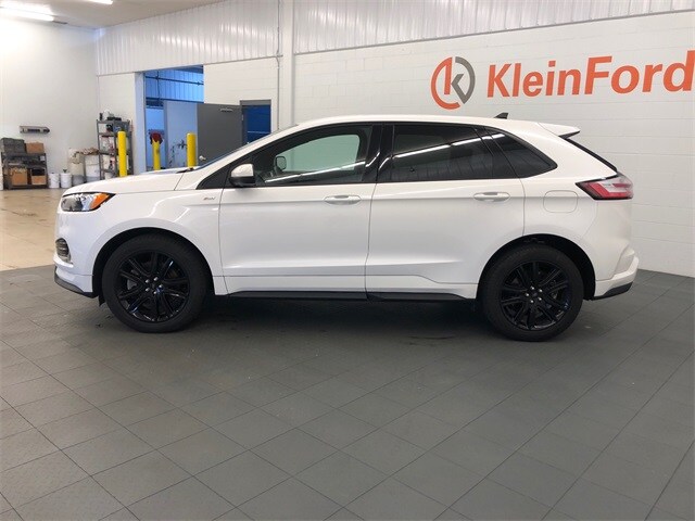 2023 Ford Edge ST photo 3