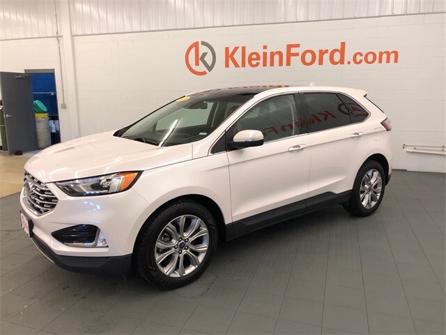 2019 Ford Edge Titanium photo 2