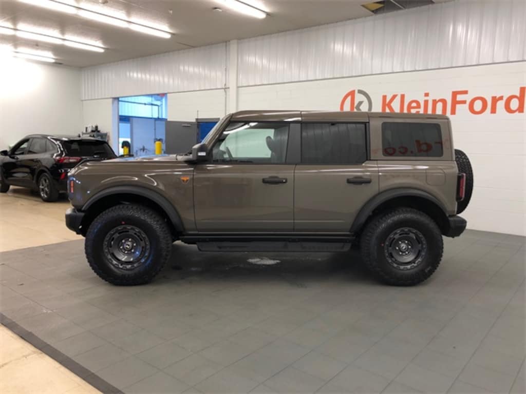 New 2025 Ford Bronco Badlands SUV
