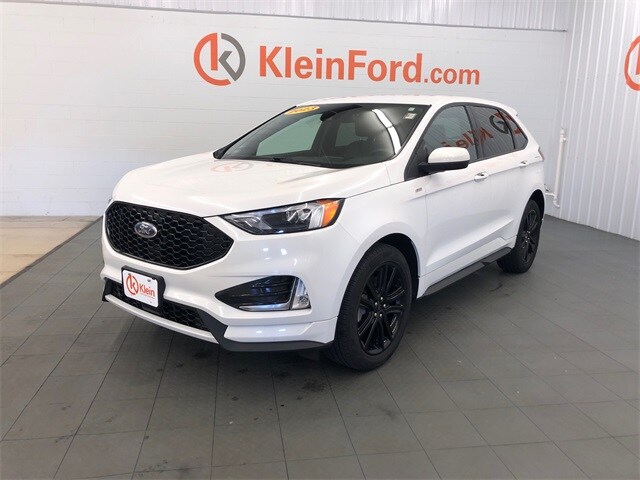 2023 Ford Edge ST photo 2