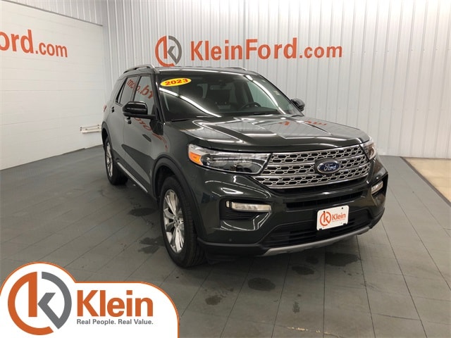 2023 Ford Explorer Limited's photo