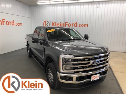2023 Ford F-250SD Lariat Truck