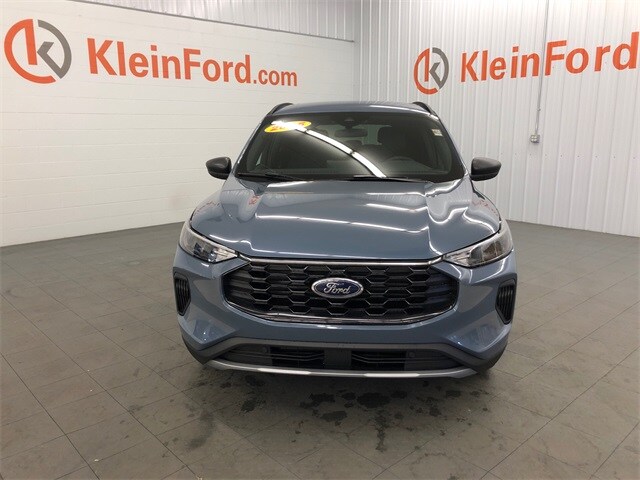 2025 Ford Escape ST-Line photo 2