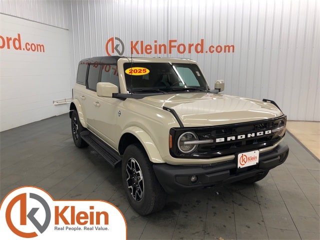 2025 Ford Bronco 4-Door Outer Banks's photo